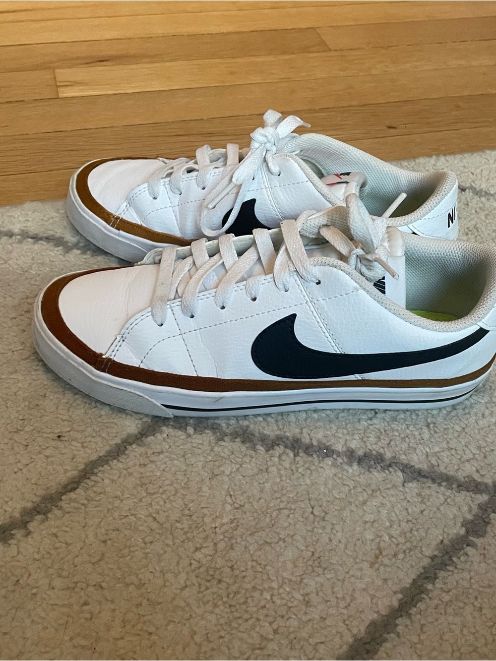 Nike Court Legacy’s. Worn3 times!